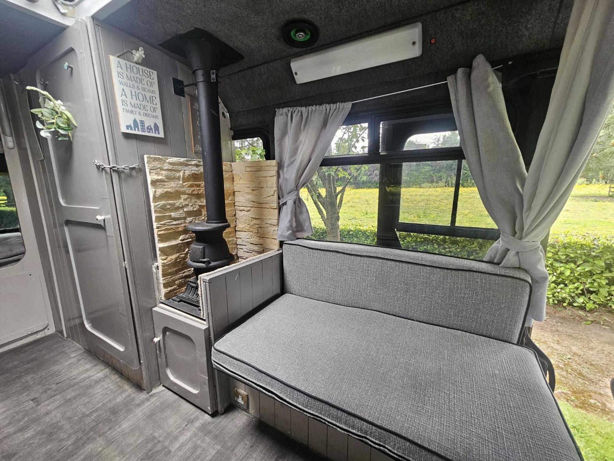 Retro Camper Hire 호텔 더블린 외부 사진